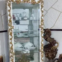 بوفه، میز و تلویزیون