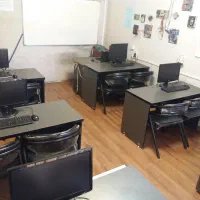 استخدام مدرس هوش مصنوعی