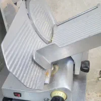 کالباس بر، ترازو، سلفون، تابلو ال ای دی