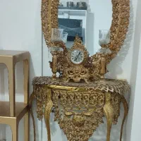 آینه کنسول تمیز و مرتب جنس برنز|بوفه، ویترین، کنسول|شیراز, کوشک میدان|دیوار