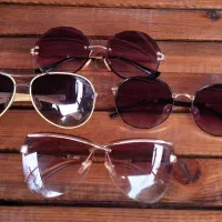 ۴ عدد عینک  کاملا نو سالم یووی ۴۰۰ مدلهای به روز