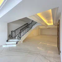 آپارتمان ۲۴۰ متر _ ولیعصر _ ۴ خواب _ حیاط خلوت دار