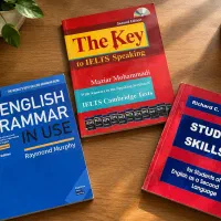 فروش مجموعه کتاب‌های زبان انگلیسی و IELTS