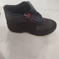 کفش ایمنی|کیف، کفش، کمربند|اندیشه, اندیشه فاز ۱|دیوار