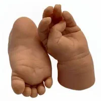 تندیس دست پا کودک