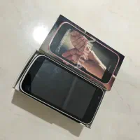 گوشی موبایل دست دو