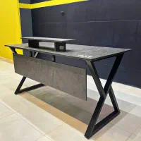 میز دفتر کار و مدیر کاور دار