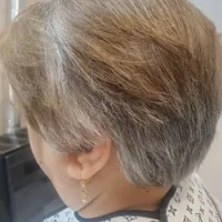 کوتاهی مو بانوان در سالن حرفه‌ای و بهداشتی|خدمات آرایشگری و زیبایی|شاهین‌شهر, فردوسی|دیوار