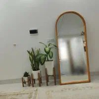 آینه قدی گنبدی با قاب فلزی و رنگ‌بندی متنوع|آینه|قم, قلعه کامکار|دیوار