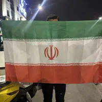 پرچم ایران و امام خامنه‌ای