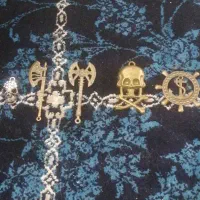 آویز  گردنی