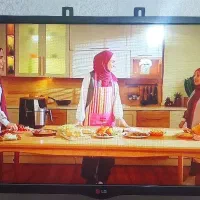 تلوزیون ۳۲ الجی کره ای|تلویزیون و پروژکتور|رباطکریم, شترخوار|دیوار