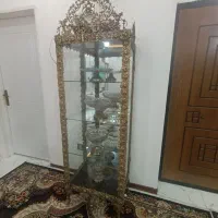 بوفه برنز  در حد  نو به دلیل کمبود جاه  می فروشم