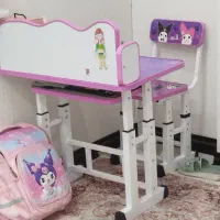 میز تحریر کرومی و ملودی دخترانه