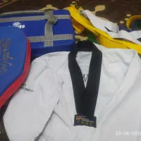 لباس فرم تکواندو دوعدمیت وچهار تا کمربند