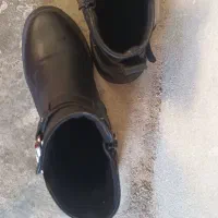 نیم بوت|کیف، کفش، کمربند|مسجد سلیمان, |دیوار