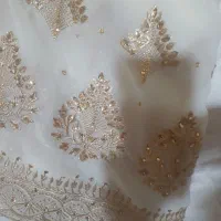 یک  عدد پارچه ۴متری حریرسنگ دوزی  شده وتشک نوجوان