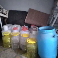 تعدادی دبه خالی