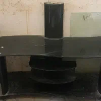 میز تلویزیون  شیشه ای. سالم در حد