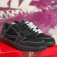 نایک ترویس مشکی