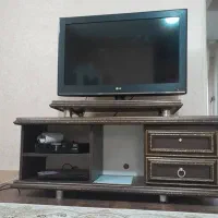 ال سی دی با میز کارکرده