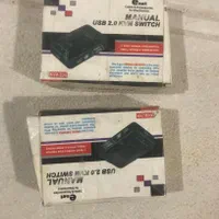 یه تعداد سیم رابط،متصلکننده کی وی ام،اداپتور