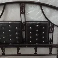 تختخواب و تشک دو نفره کاملآ نو و بدون خرابی|تشک تختخواب|برخوار, |دیوار