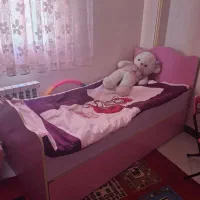 تخت و کمد  میز تحریر