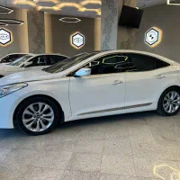 ازرا گرنجور