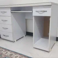 میز کامپیوتر باشیشه رویی