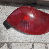 چراغ عقب ۲۰۶