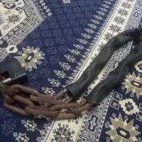 قفل و زنجیر