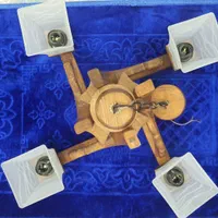 لوستر چوبی چهار شاخه کاملا سالم در گرمدره جنوبی|لوستر و چراغ آویز|کرج, پارک علم و فناوری البرز|دیوار