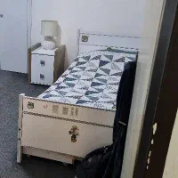 تخت نوجوان فلزی