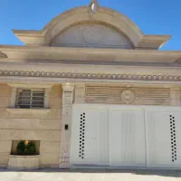 کارگر کاشی کاری وسنگکاری