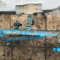 لوله آهنی حوض