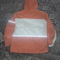 کاپشن و بارانی|لباس|کلاله, |دیوار