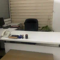 میز اداری و فایل