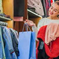 فروشنده خانم جهت فروشگاه پوشاک زنانه