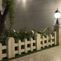 نرده دور باغچه ای