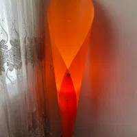 آباژور ایستاده