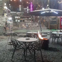 به یک نیروی اقا یا خانم برای کار در رستوران