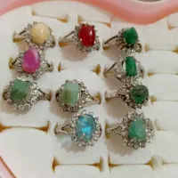 انگشتر زنانه .اوپال.عقیق.زمرد