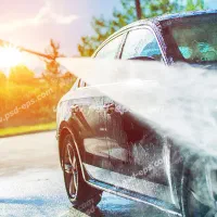 کارگر کارواش در شهریار