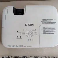 ویدئوپروژکتور vga مارک اپسون وپرده نمایش دستی ۱/۸۰|تلویزیون و پروژکتور|اصفهان, سپاهان‌شهر|دیوار