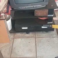 تلویزیون و میز