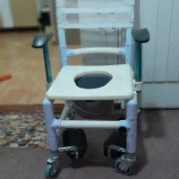 ویلچر حمام ودستشویی