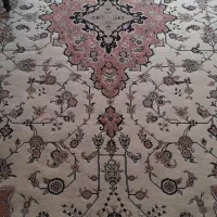 دو عدد فرش شکل هم ۶ متری و ۹ متری