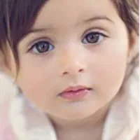 پرستار خانم نگهداری ازکودک