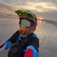 سواری موتور کراس در جنگلهای بکر